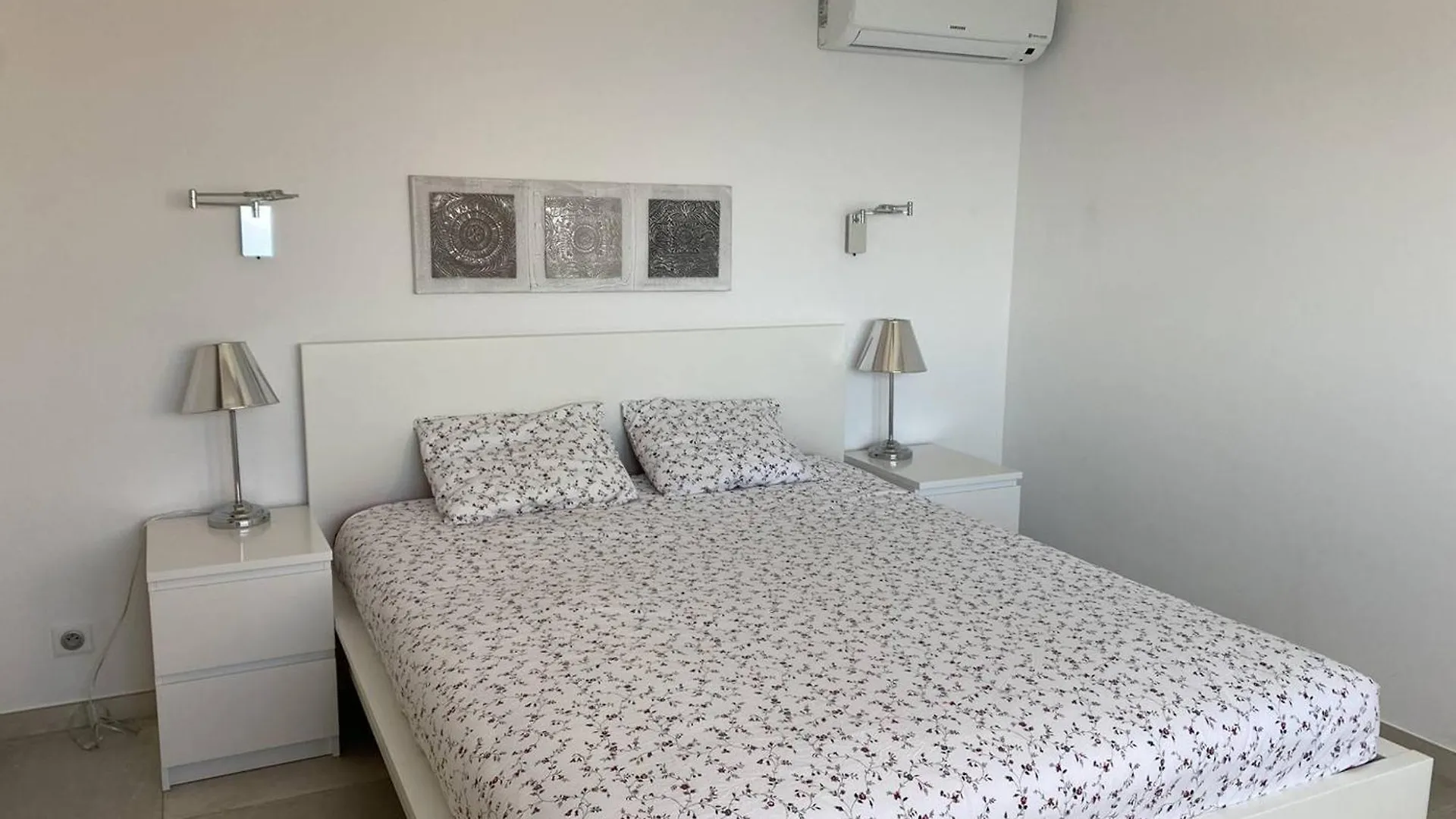 Villa Avec Piscine A Debordement Et Climatisation, Cote D'Azur - Fr-1-768-71 雷以桑布尔 法国