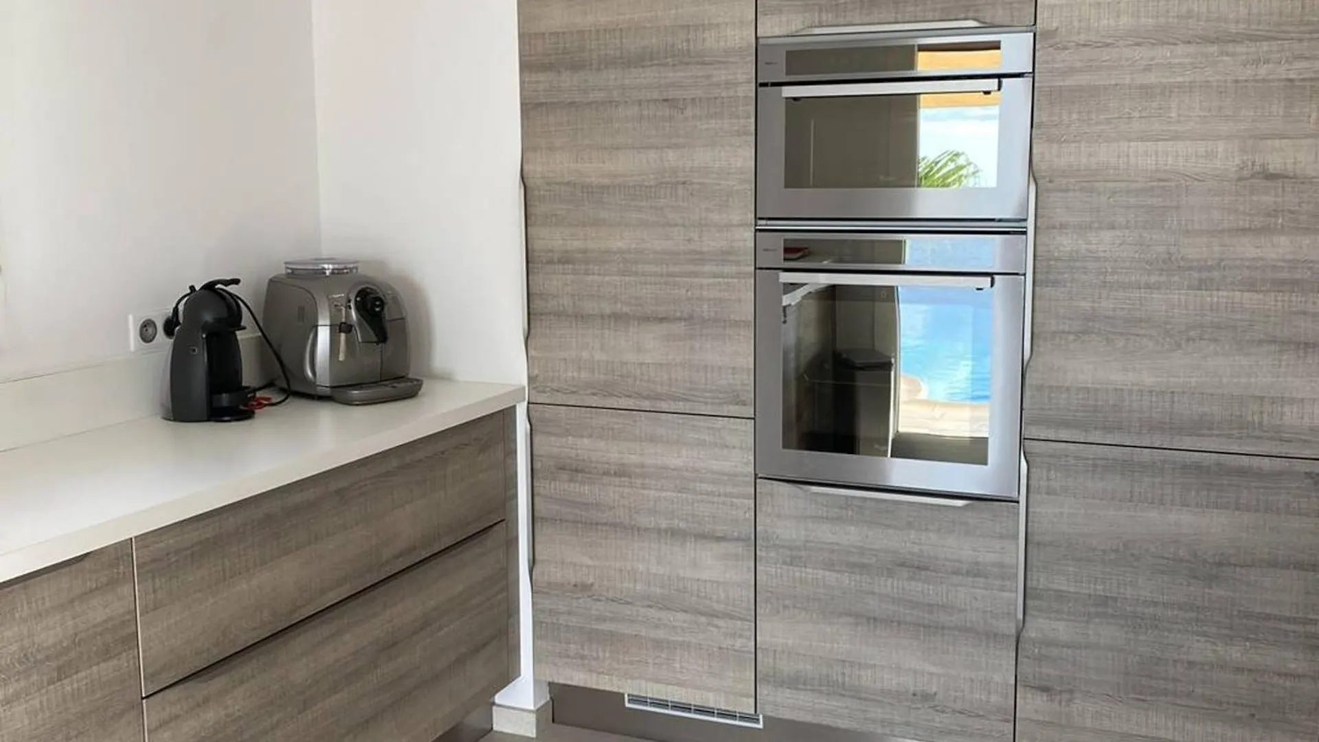 Villa Avec Piscine A Debordement Et Climatisation, Cote D'Azur - Fr-1-768-71 雷以桑布尔
